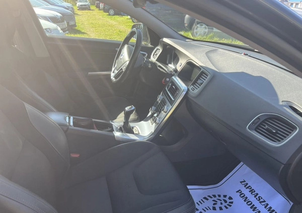 Volvo V60 cena 45900 przebieg: 280000, rok produkcji 2016 z Gościno małe 631
